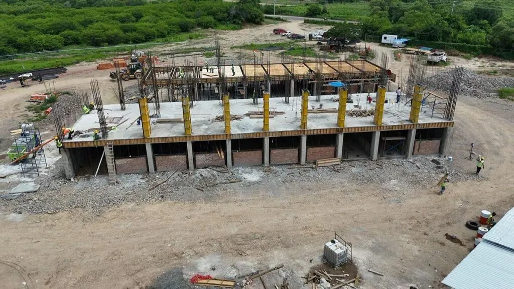 Avanza construcción del nuevo campus de UMSNH en Huetamo
