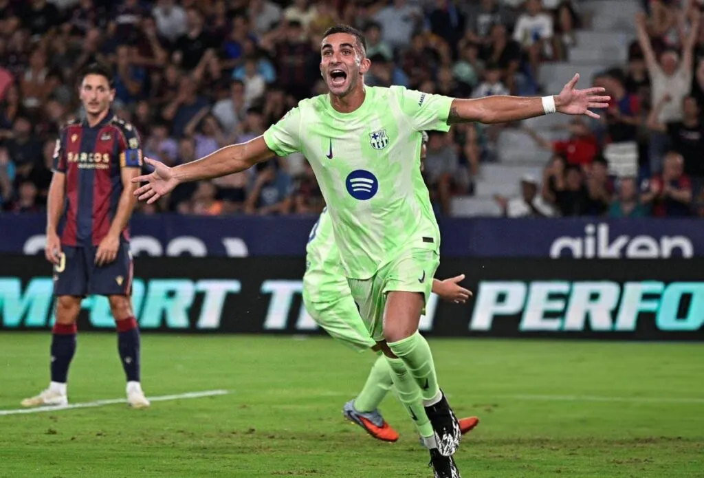 Barcelona remonta y vence a Levante