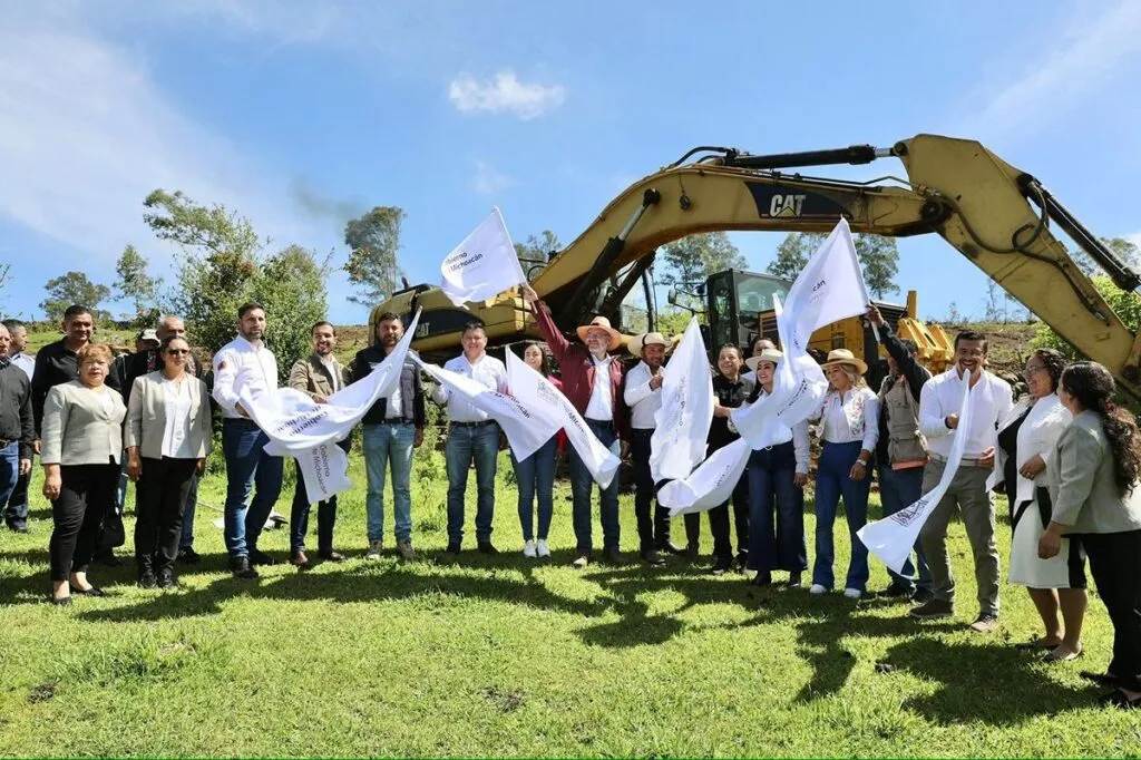 El gobernador Bedolla arrancó en Huiramba el ambicioso programa de vivienda social de Sheinbaum, que prevé 57 mil nuevas casas en Michoacán para grupos vulnerables durante el sexenio 1