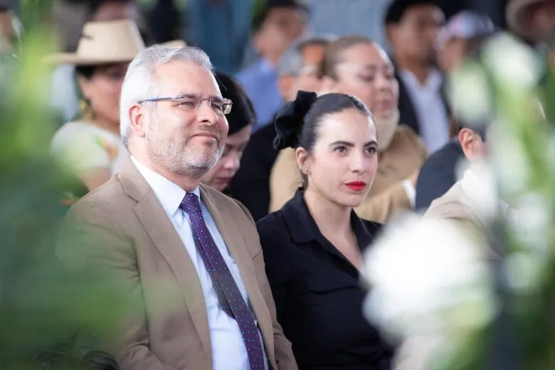 Bedolla condena críticas machistas contra Giulianna Bugarini
