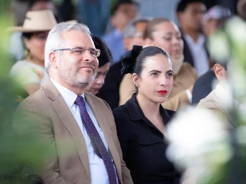 Bedolla condena críticas machistas contra Giulianna Bugarini