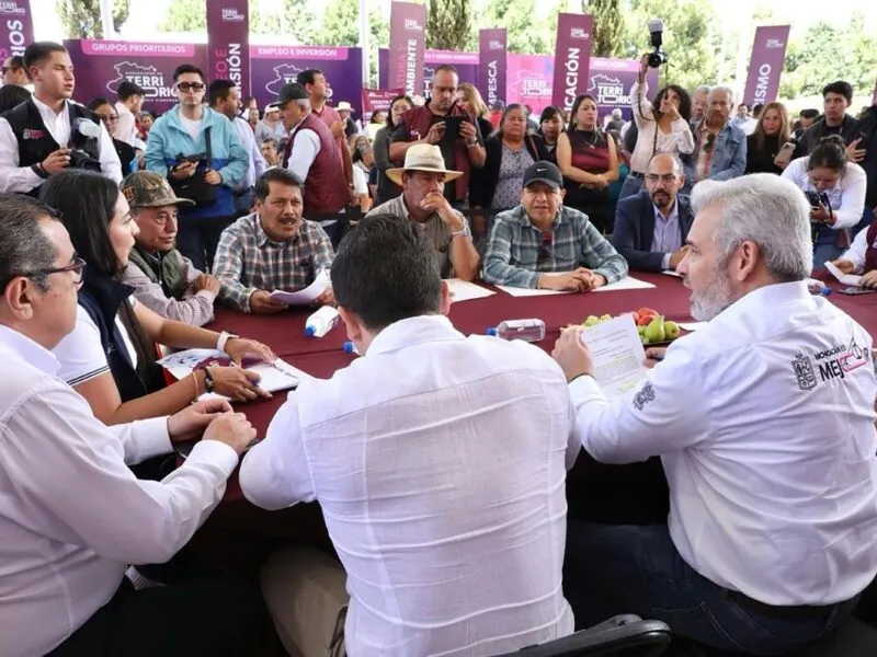Bedolla en audiencias públicas en Salvador Escalante