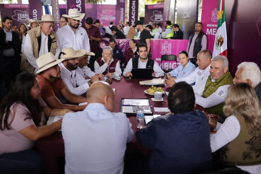 Bedolla impulsa el mezcal en audiencia pública