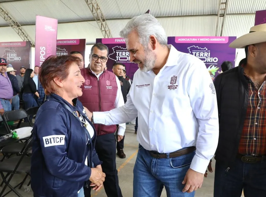 Bedolla recorre el oriente de Michoacán y anuncia audiencia pública en Epitacio Huerta