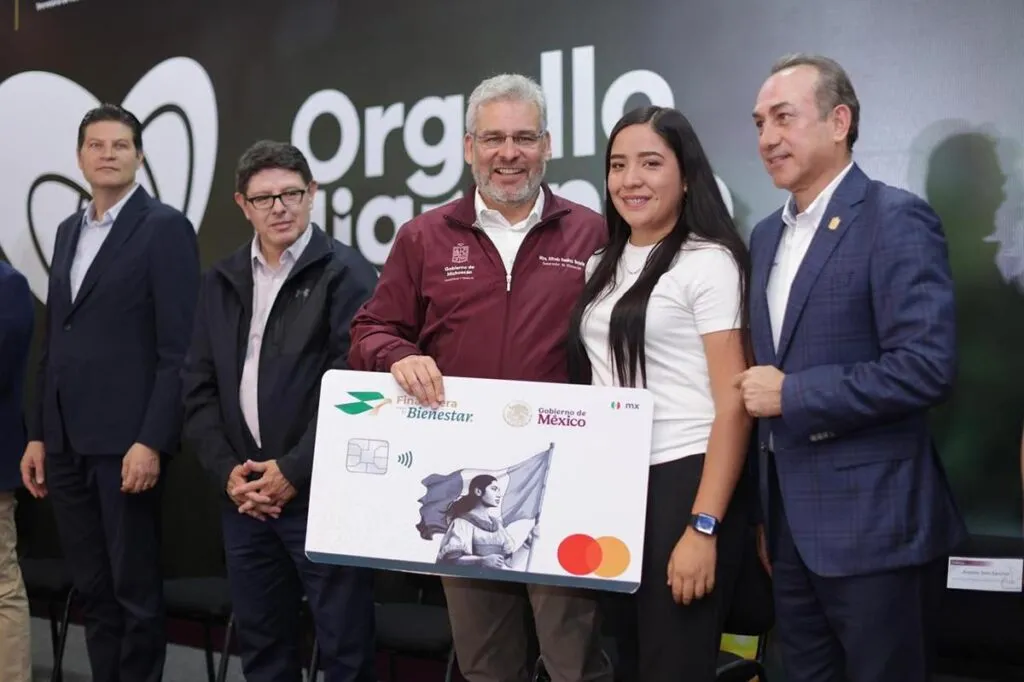 Bedolla y Federación unen esfuerzos con apoyos a migrantes-1