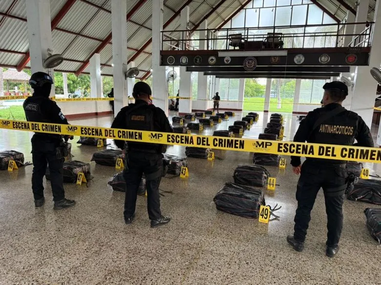 Captura de mexicanos y salvadoreño con cocaína