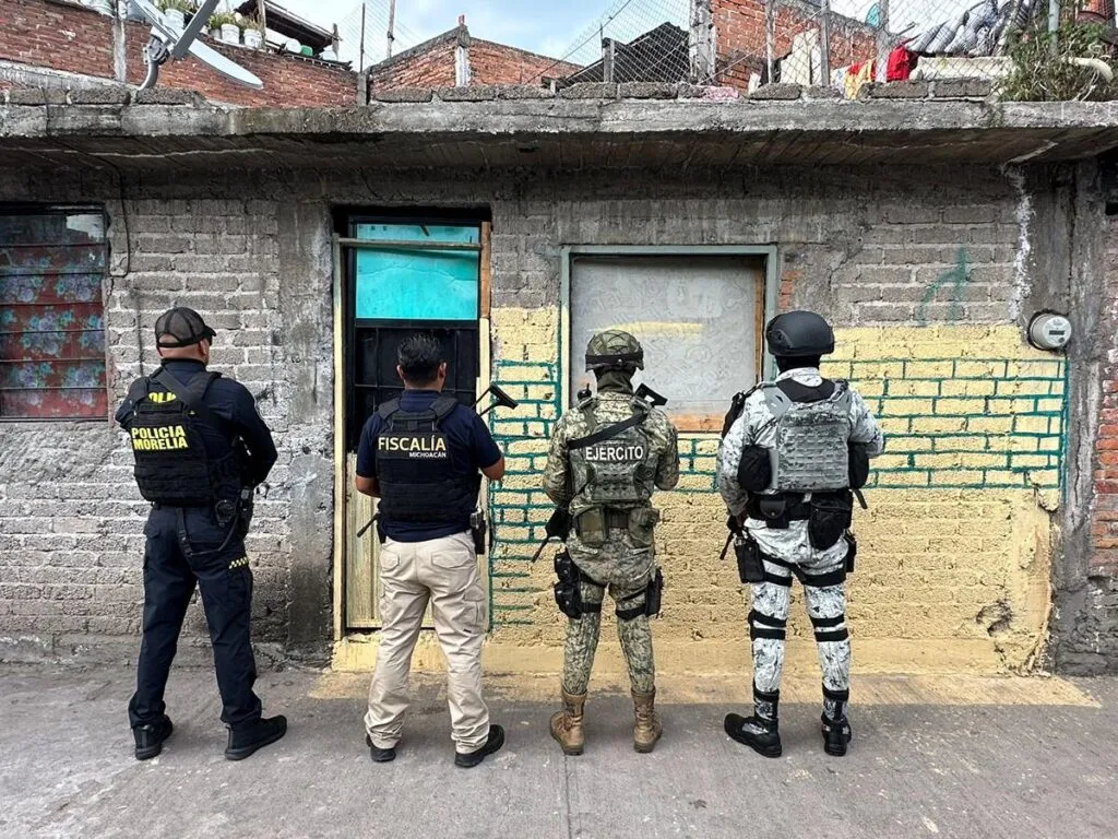Capturan a 6 personas y aseguran 2 mil dosis de droga en cateo en Morelia