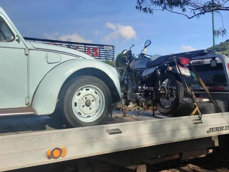 Choque vehicular sobre periférico de Morelia deja a una persona lesionada
