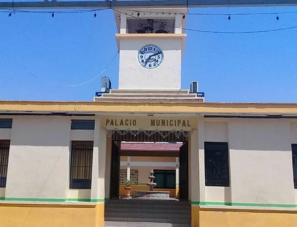 Cierran presidencia municipal de Buenavista por presuntas amenazas contra la alcaldesa