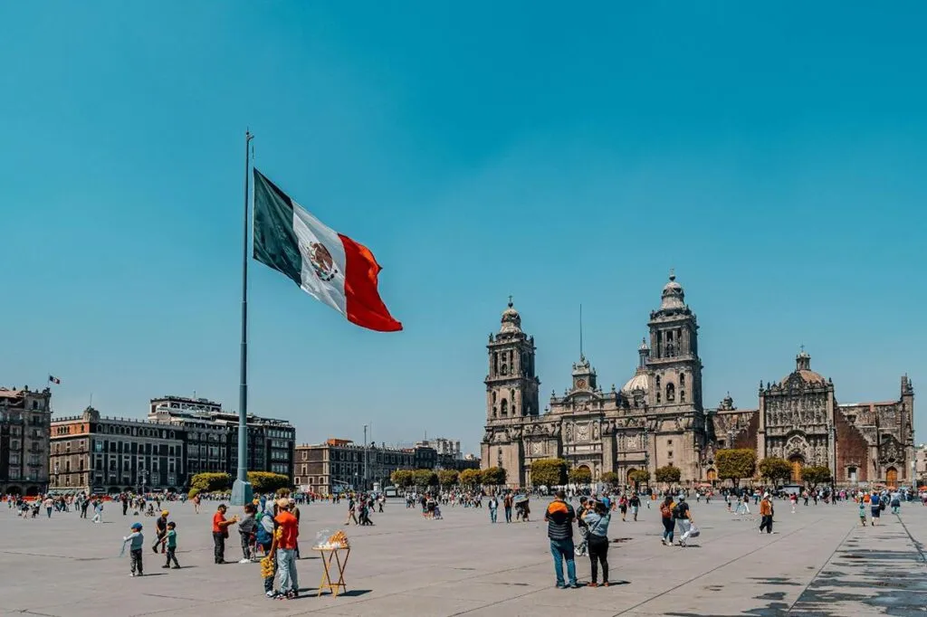'Como México no hay dos', dice Sheinbaum tras alertas de viaje de Estados Unidos