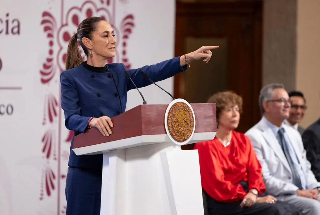 'Como México no hay dos', dice Sheinbaum tras alertas de viaje de Estados Unidos-3