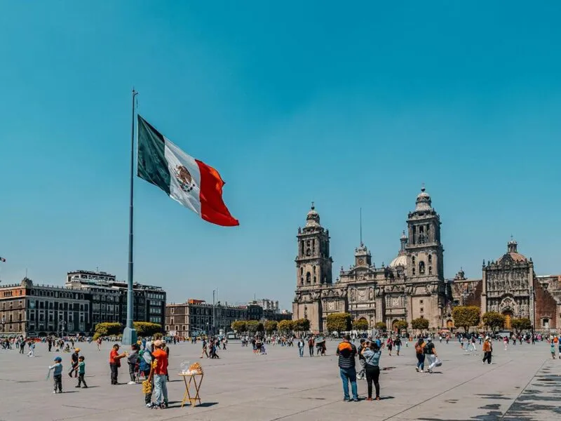 'Como México no hay dos', dice Sheinbaum tras alertas de viaje de Estados Unidos