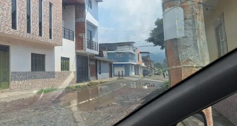 Continúan en Uruapan ataques a fachadas de domicilios relacionados con amagos por extorsión