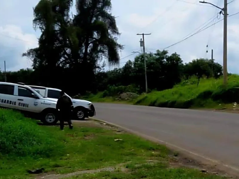 Cuerpo putrefacto de un adulto mayor es hallado en barranco de Uruapan; autoridades investigan