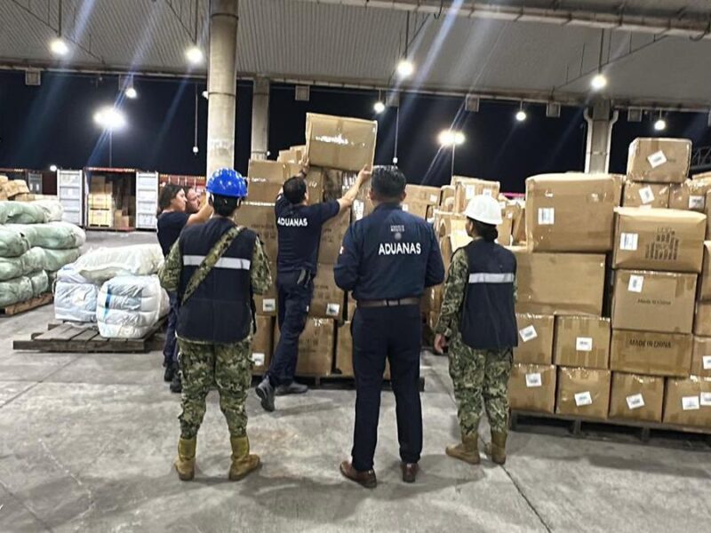 Decomiso de mercancía en Lázaro Cárdenas