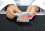 Denuncia adulta mayor en Morelia fraude a nombre de “Financiera del Bienestar”