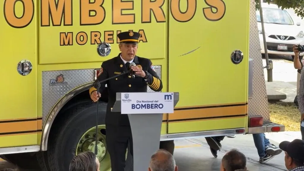 Denuncian bomberos de Morelia carencias de equipo para realizar su labor