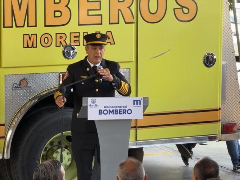 Denuncian bomberos de Morelia carencias de equipo para realizar su labor