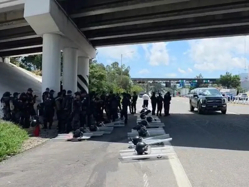 Desalojan a manifestantes que exigían la aparición de un hombre en Zinapécuaro