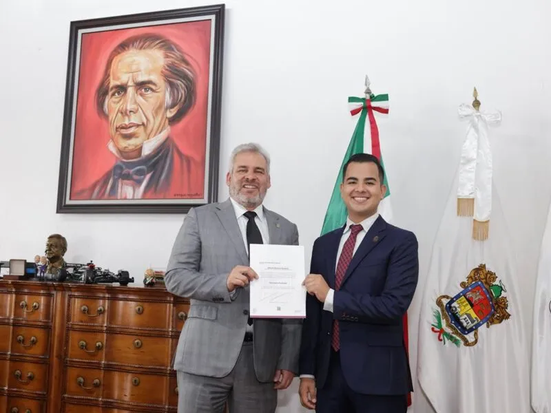 Designa Bedolla a Aldair Medina como secretario particular