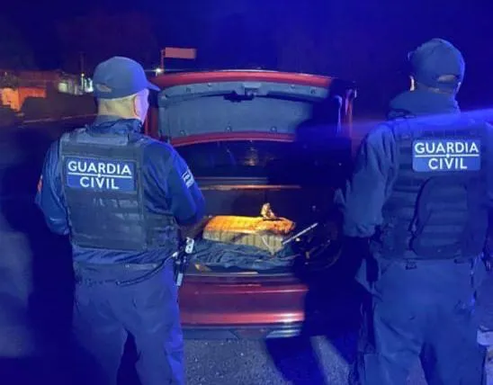 Detienen en Quiroga a militar y dos mujeres con 10 kilos de marihuana en un Cavalier-1
