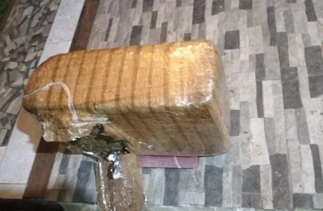 Detienen en Quiroga a militar y dos mujeres con 10 kilos de marihuana en un Cavalier-2