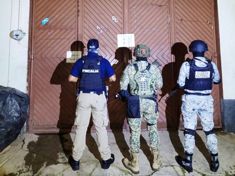 Durante cateo en Pátzcuaro aseguran 925 dosis de metanfetamina y detienen a un hombre