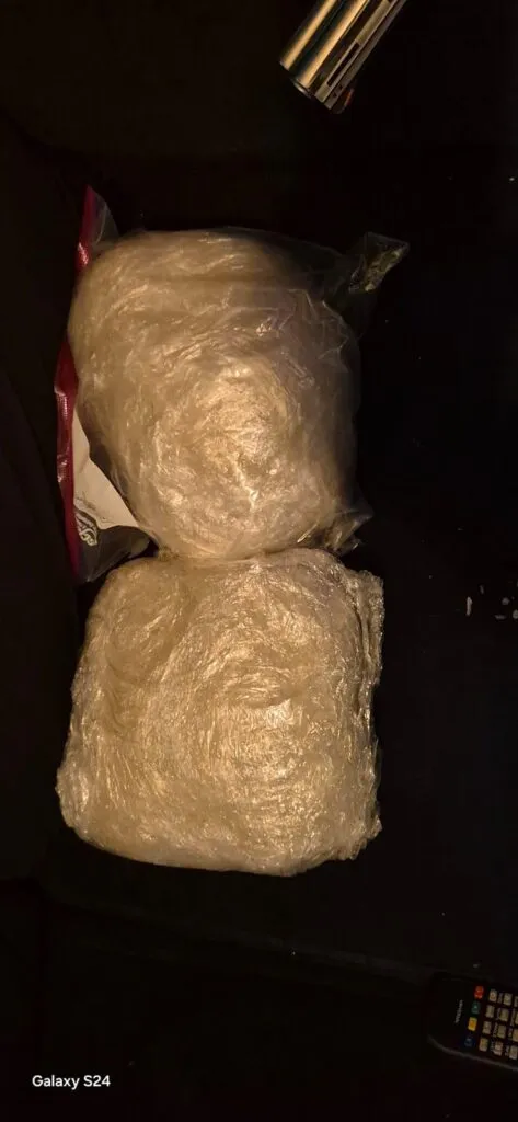 Durante cateo en Uruapan aseguran drogas