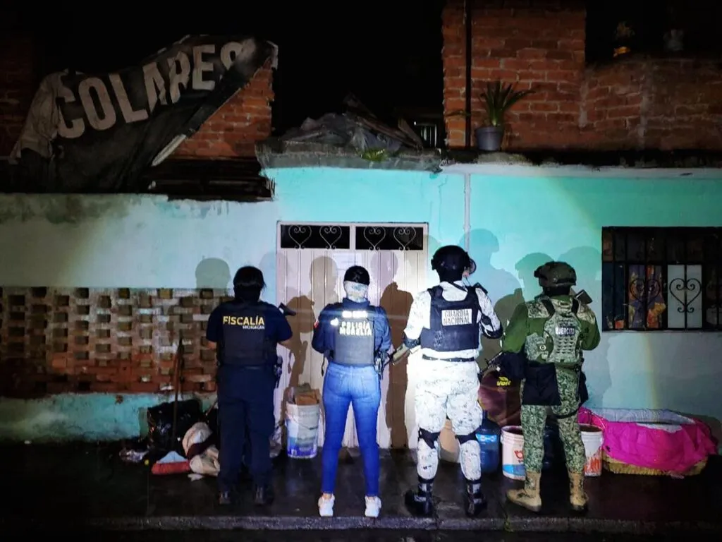 Durante cateo FGE asegura inmueble en la colonia Buenavista de Morelia y asegura más de 700 dosis de narcótico