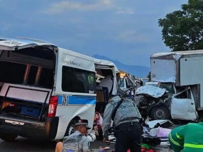 En accidente vehicular deja cuatro personas fallecidas en la Siglo XXI