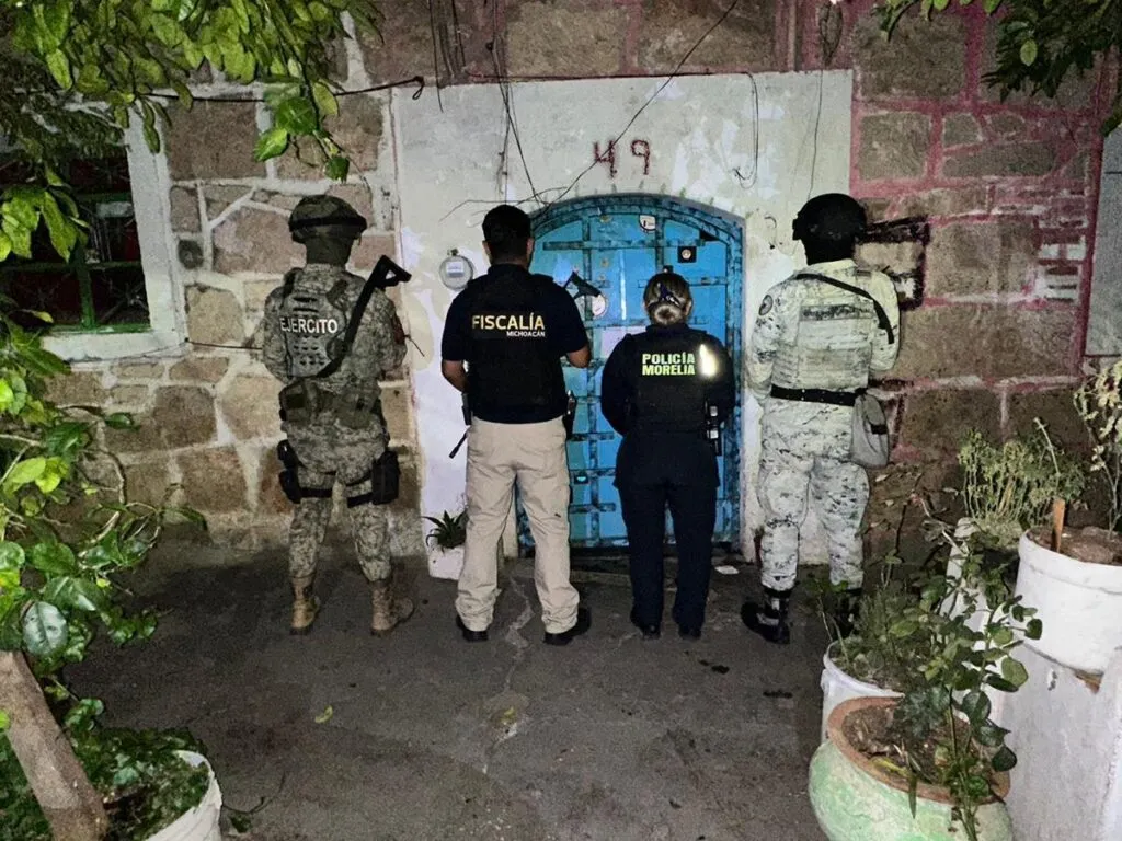 En cateo FGE detiene a seis sujetos y asegura 2 mil dosis de droga en Morelia