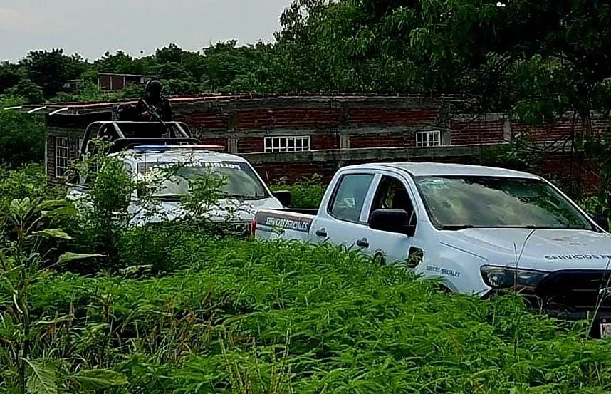 En una barranca de Apatzingán encuentran el cadáver de un hombre