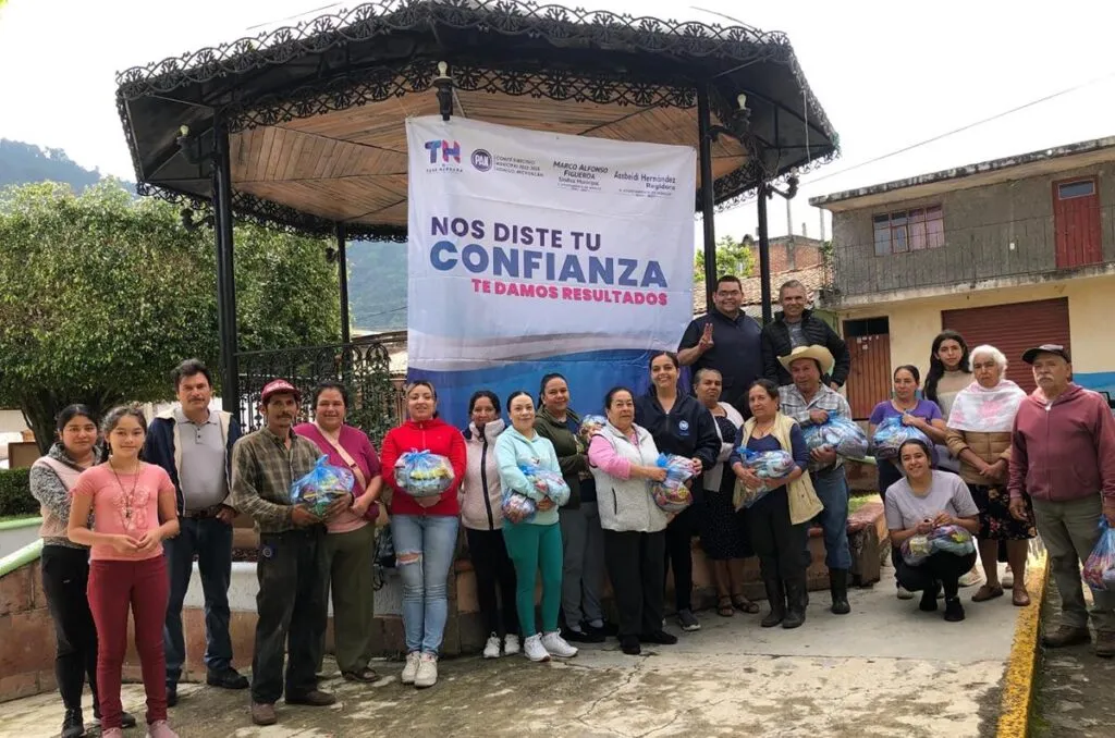 Entrega diputada Tere Herrera apoyos alimentarios a familias de Hidalgo