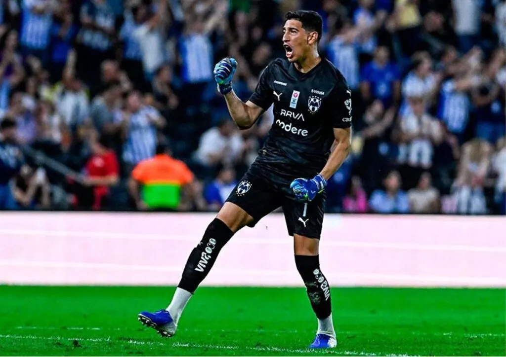 El arquero argentino Esteban Andrada permanecerá en Rayados luego de que su traspaso a Al Najma no prosperó: El club apuesta por Santiago Mele como titular, mientras Andrada espera otra oportunidad de salida