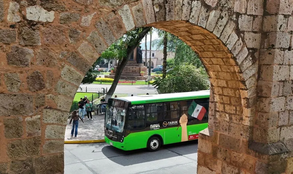 EU, interesado en unidades de Taruk, primer autobús eléctrico, revela Ebrard; solicita a México 20 mil unidades-1