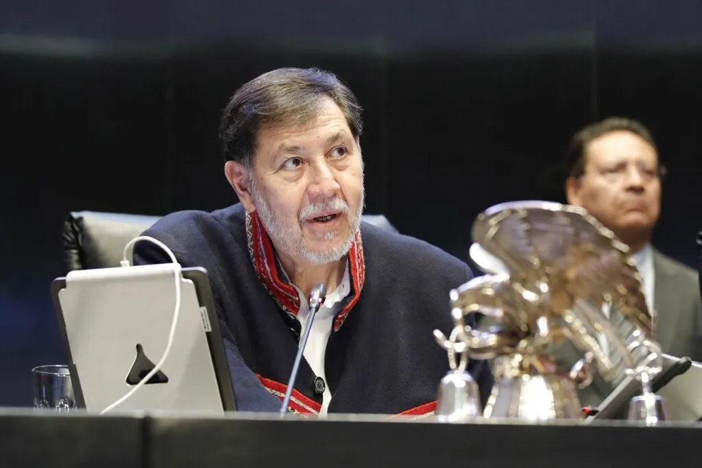 Fernández Noroña convoca a sesión extraordinaria de la Permanente para abordar trifulca legislativa