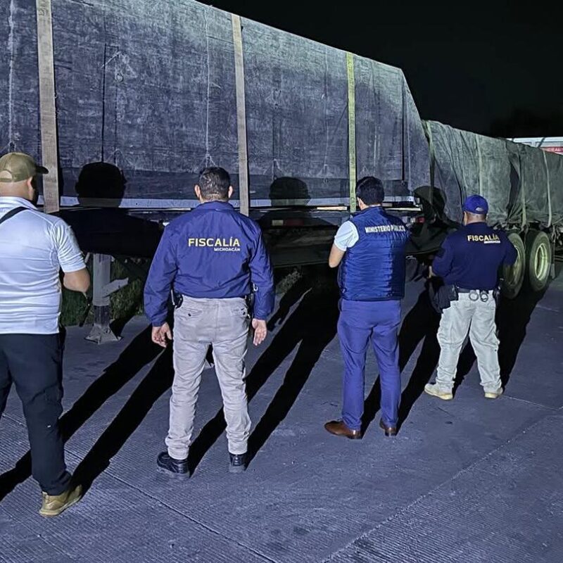 Cateo en Morelia: Fiscalía de Michoacán asegura siete tractocamiones y 11 contenedores robados
