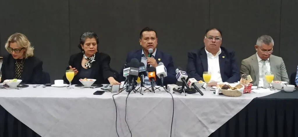 FGE Michoacán revisará posibles nexos de alcaldes con el crimen organizado