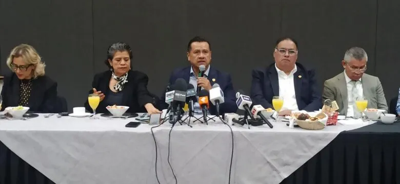 FGE Michoacán revisará posibles nexos de alcaldes con el crimen organizado