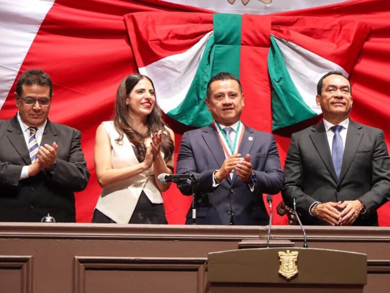 Fiscalía de Michoacán recibe condecoración del Congreso