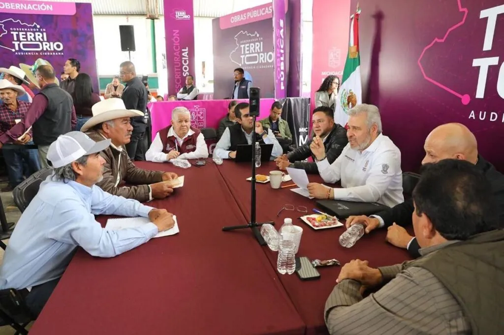 Gobierno de puertas abiertas; Bedolla lleva audiencia pública a Epitacio Huerta-1