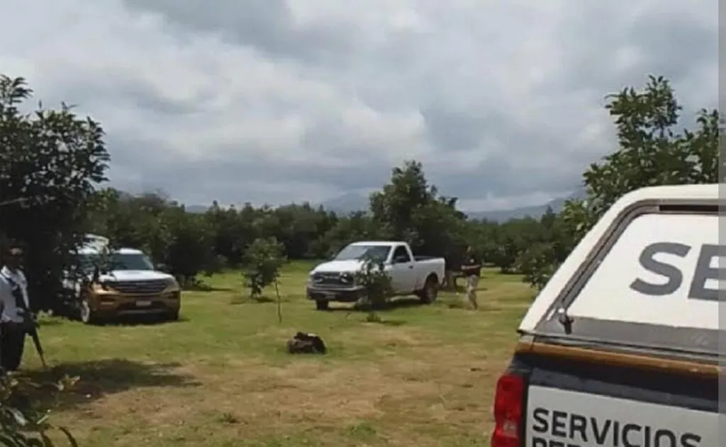 Hallan 2 cadáveres en fosas clandestinas en Ziracuaretiro
