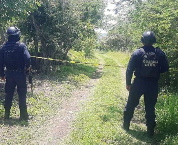 Hallan cadáver de hombre con huellas de tortura en Turicato