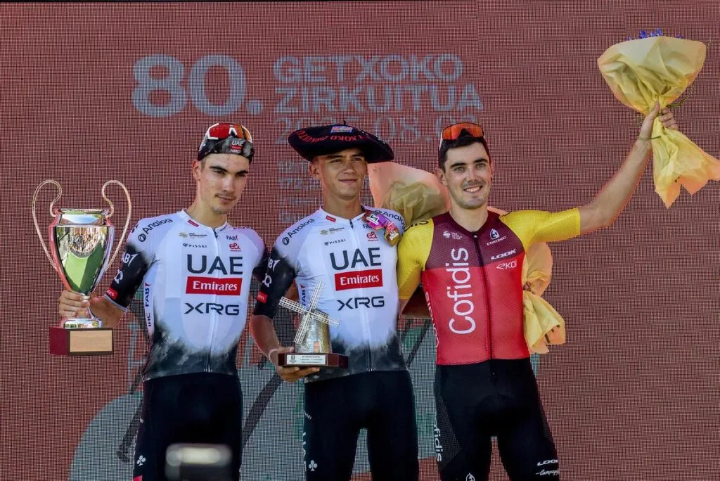 Histórico triunfo del mexicano Isaac del Toro al ganar el Circuito de Getxo 2025-1