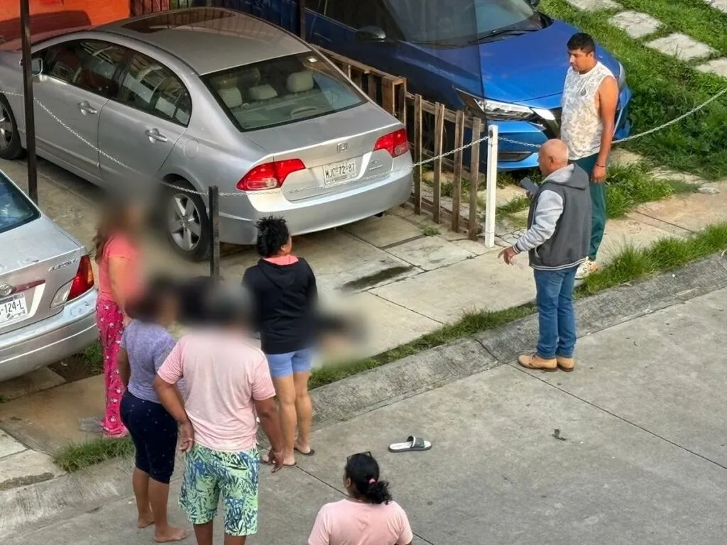 Hombre es asesinado fuera de su casa en Uruapan