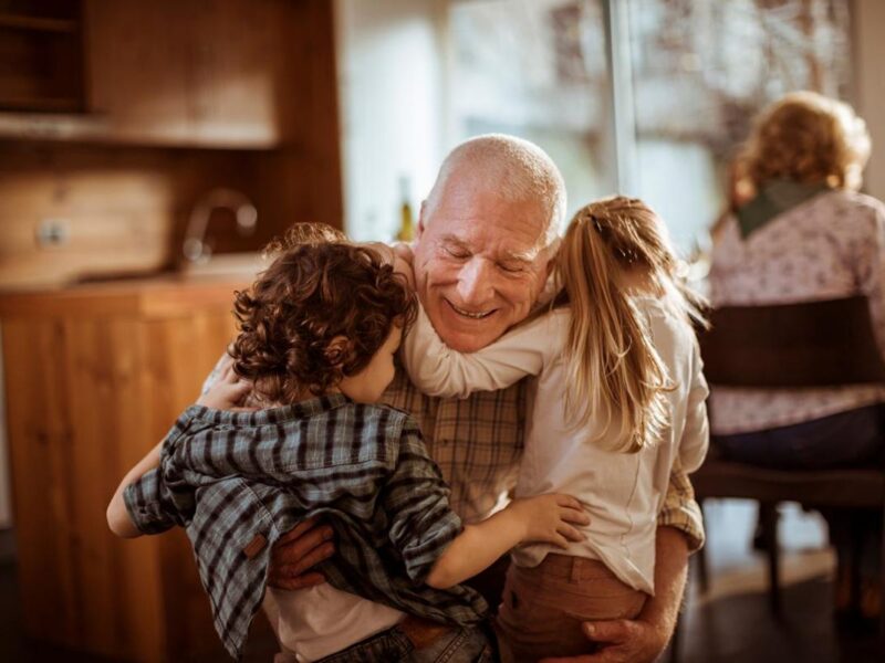 Hoy se rinde tributo a los pilares de la familia: los abuelos