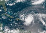 Huracán Erin amenaza con aumentar su tamaño sobre costas de EU