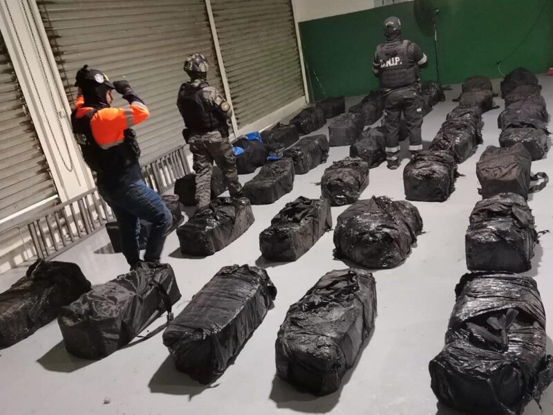 Incautan en Panamá cargamento con mil 500 paquetes de droga procedente de México