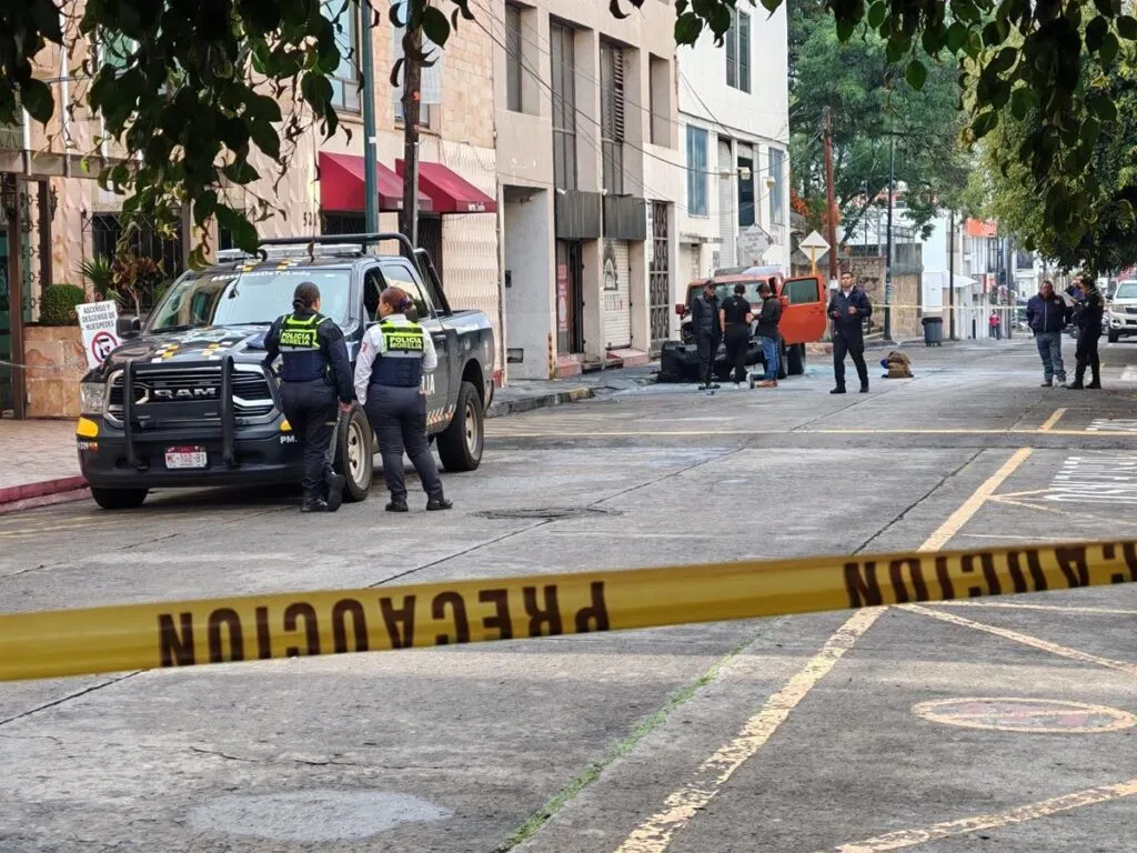 Incendian camioneta de panificadora en Morelia: cámaras captan el momento