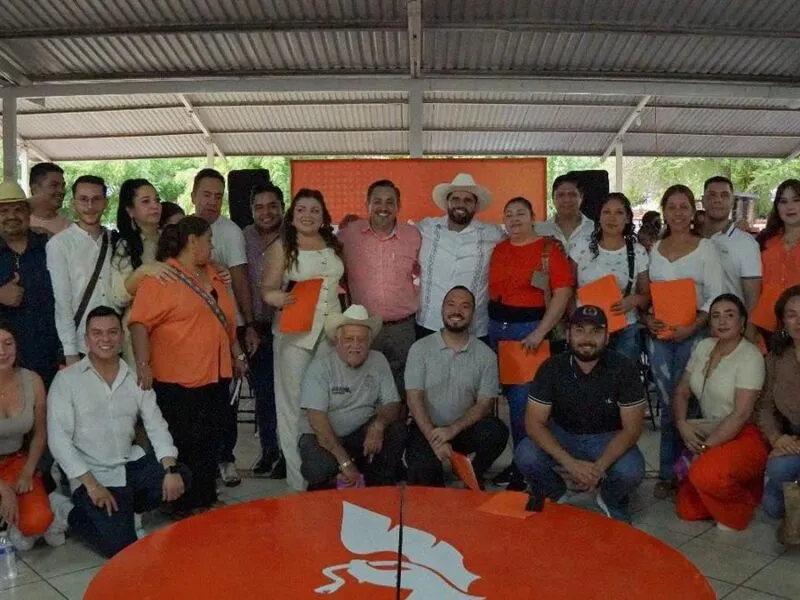 Instalan la primera Comisión Operativa Municipal en Apatzingán, Víctor Manríquez toma protesta a Leury Ochoa